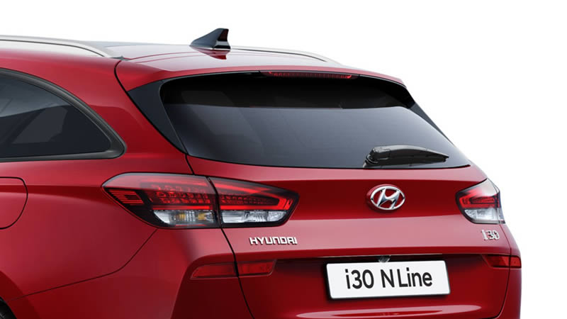 Hyundai i30 kombi N LINE - zadní spoiler v červené barvě vozu