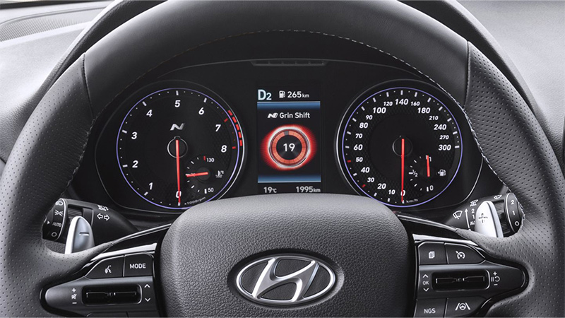 Hyundai i30 N - přístrojový panel