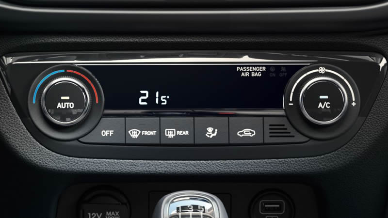 Hyundai i10 - automatická klimatizace