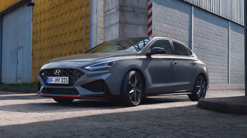 Hyundai i30 N Fastback - přední pohled na světlomety