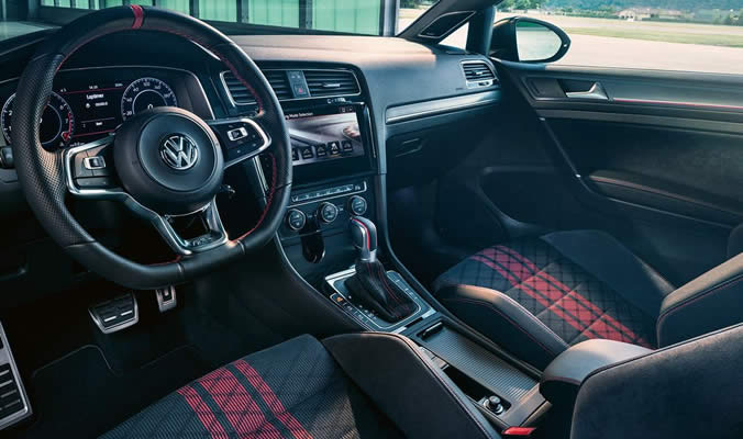 Volkswagen Golf GTI TCR - Interiér