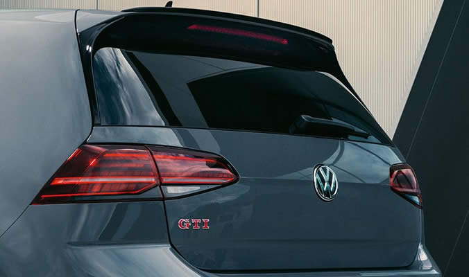 Volkswagen Golf GTI TCR - Střešní spoiler