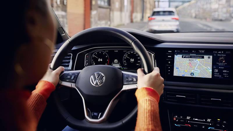 VW Polo zobrazení přístrojové desky s navigačním systémem