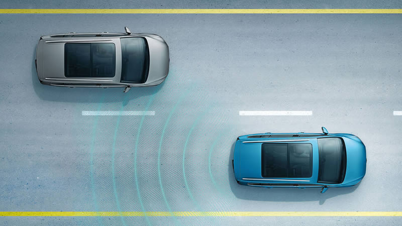 Volkswagen Touran zobrazení asistenčního systému Side Assist