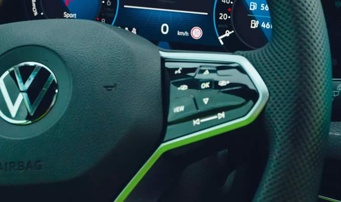 Volkswagen Golf 8 GTE - Hlasové ovládání