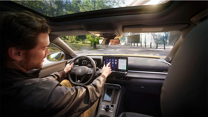 Volkswagen T-Roc - Android Auto a Apple CarPlay Volkswagen T-Roc interiér vozu