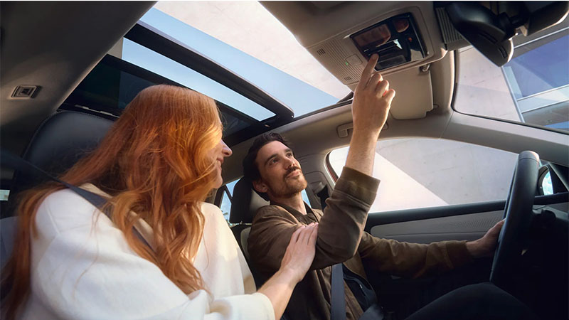 Volkswagen T-Roc Volkswagen T-Roc - Panoramatické výklopné/posuvné střešní okno