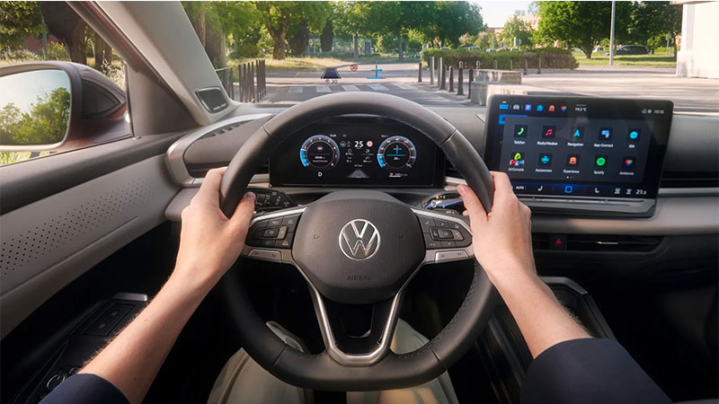 Volkswagen T-Roc - Rádio Composition Volkswagen T-Roc interiér vozu