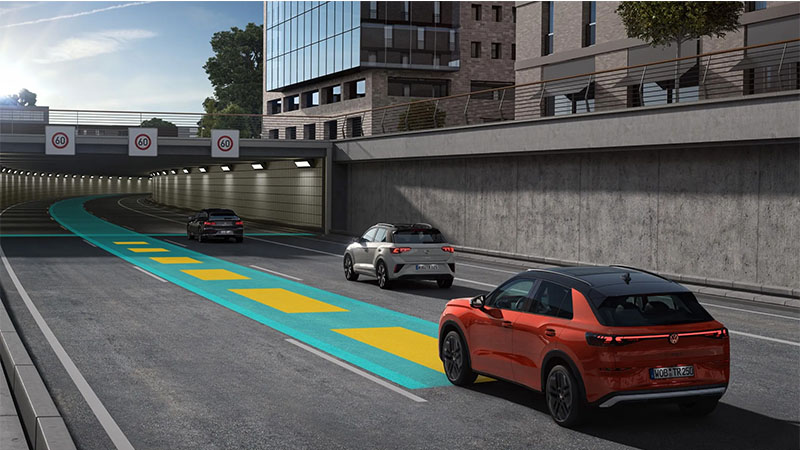 Volkswagen T-Roc - Travel Assist včetně systému Emergency Assist Volkswagen T-Roc asistenční systémy