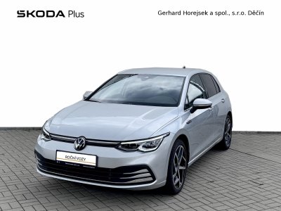 Volkswagen Golf Golf Style 1,5 eTSI 7DSG mHEV 150koní110kW Stříbrn